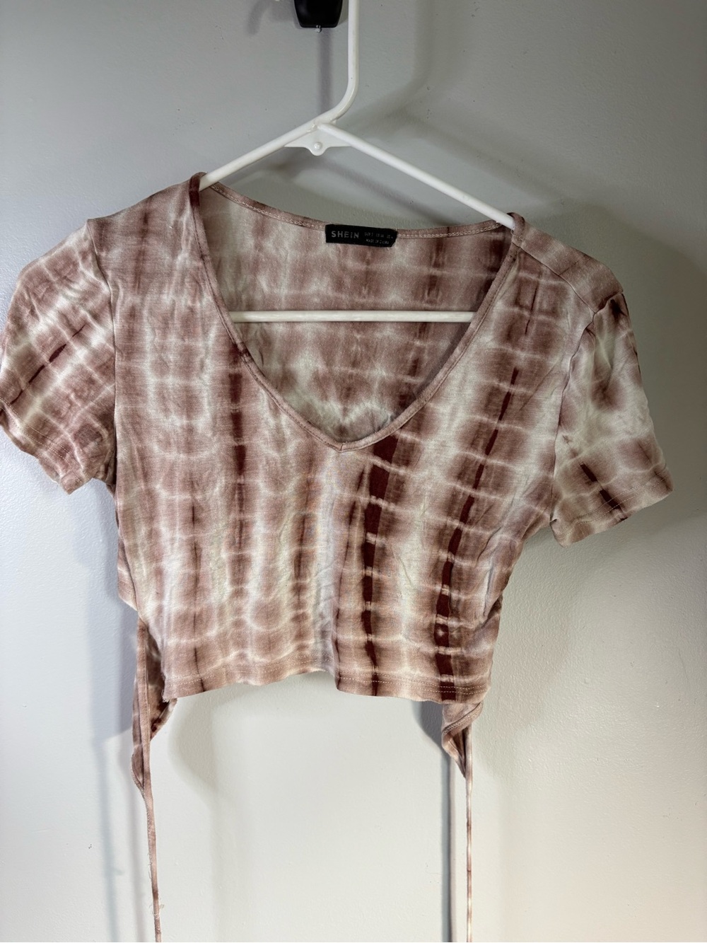 SHEIN Brown Tie-Dye V-Neck Side-Tie Crop Top